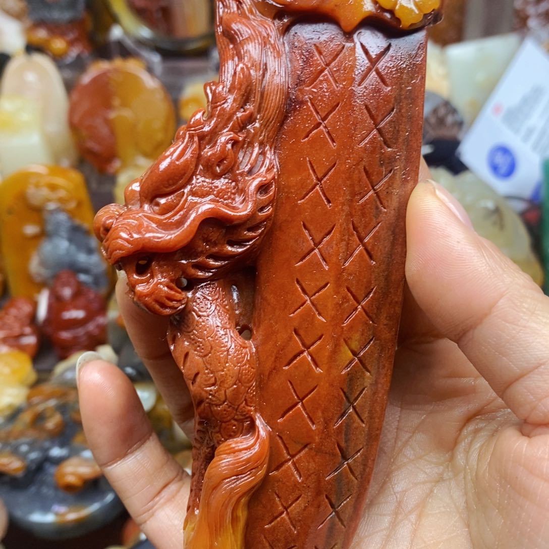 石英质玉（黄龙玉）颈饰未镶嵌