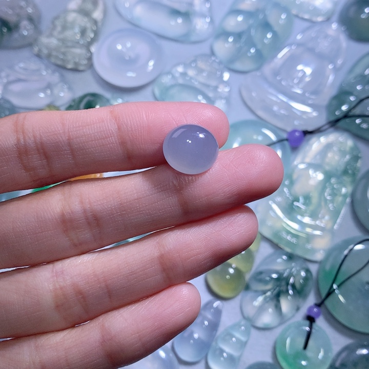 翡翠颈饰未镶嵌蛋面