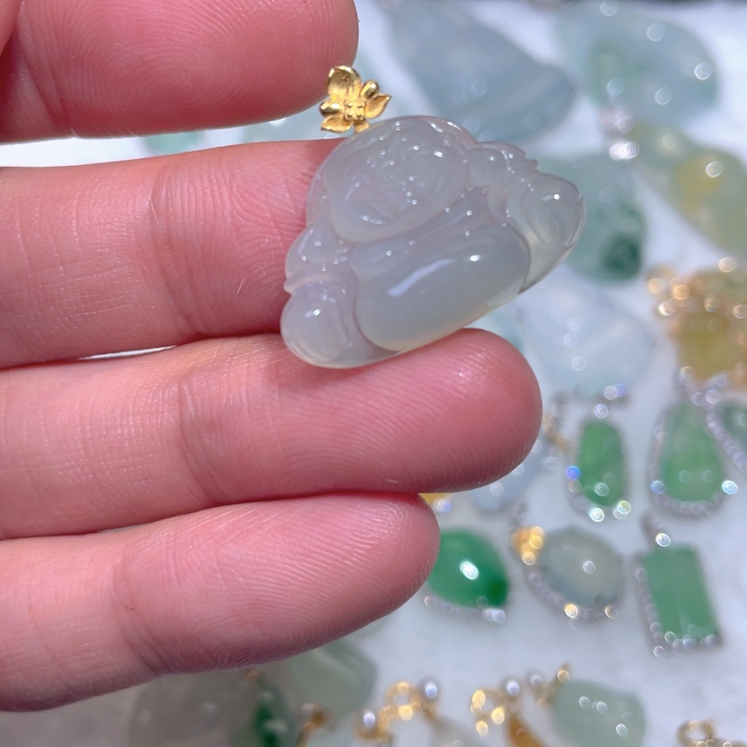 翡翠18K金镶嵌颈饰翡翠