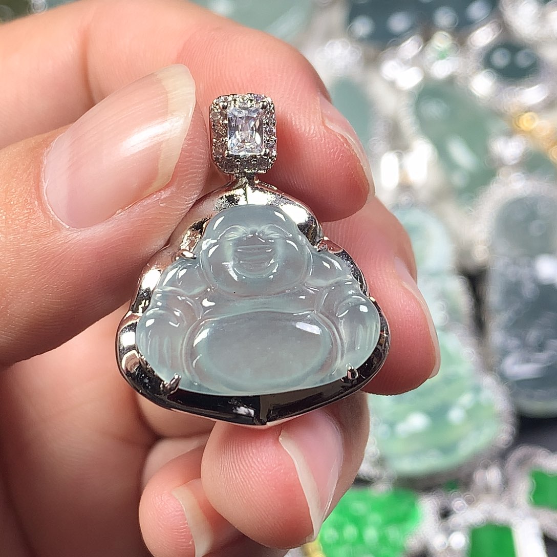 翡翠未镶嵌颈饰佛