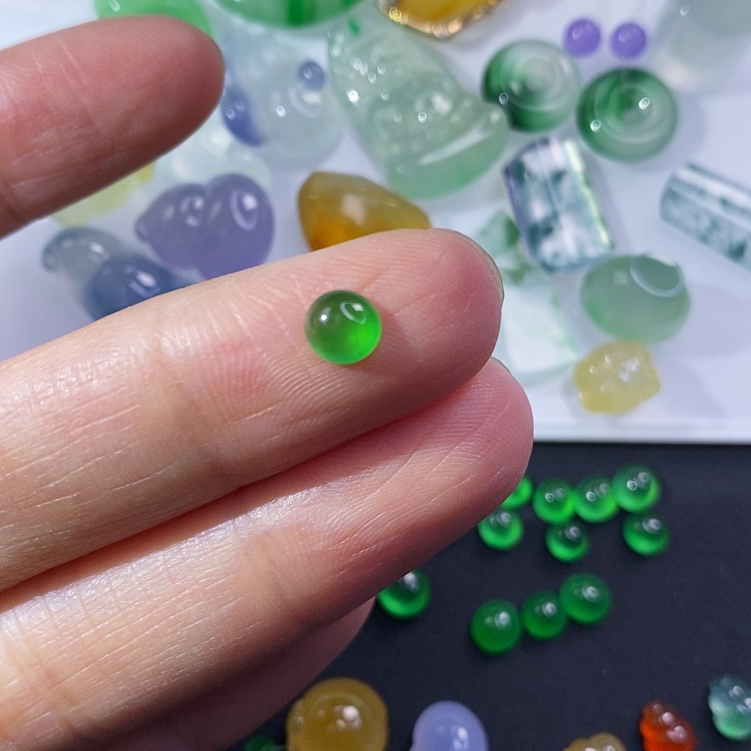 定制翡翠未镶嵌翡翠绿蛋有纹5.1、4.9、2.3