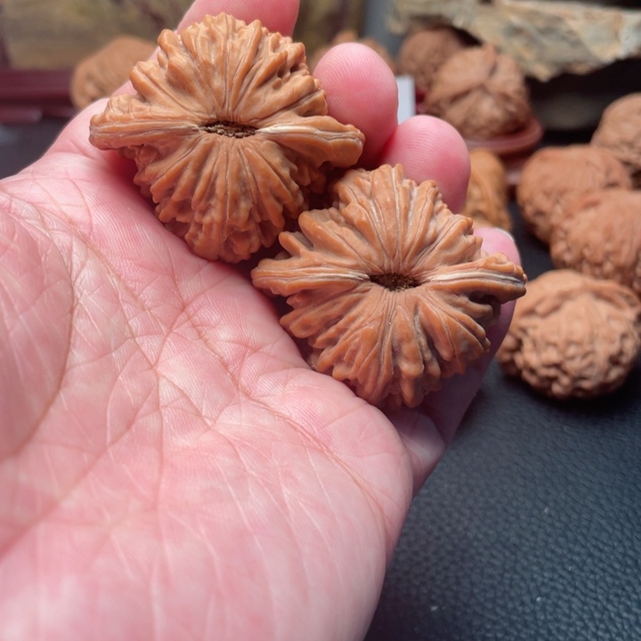 文玩核桃把件7*746全品山地楼