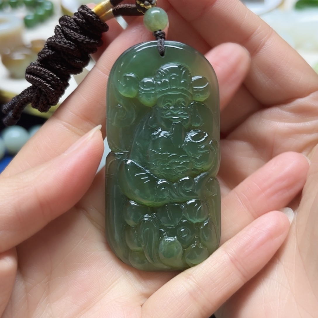 『***』和田玉未镶嵌颈饰