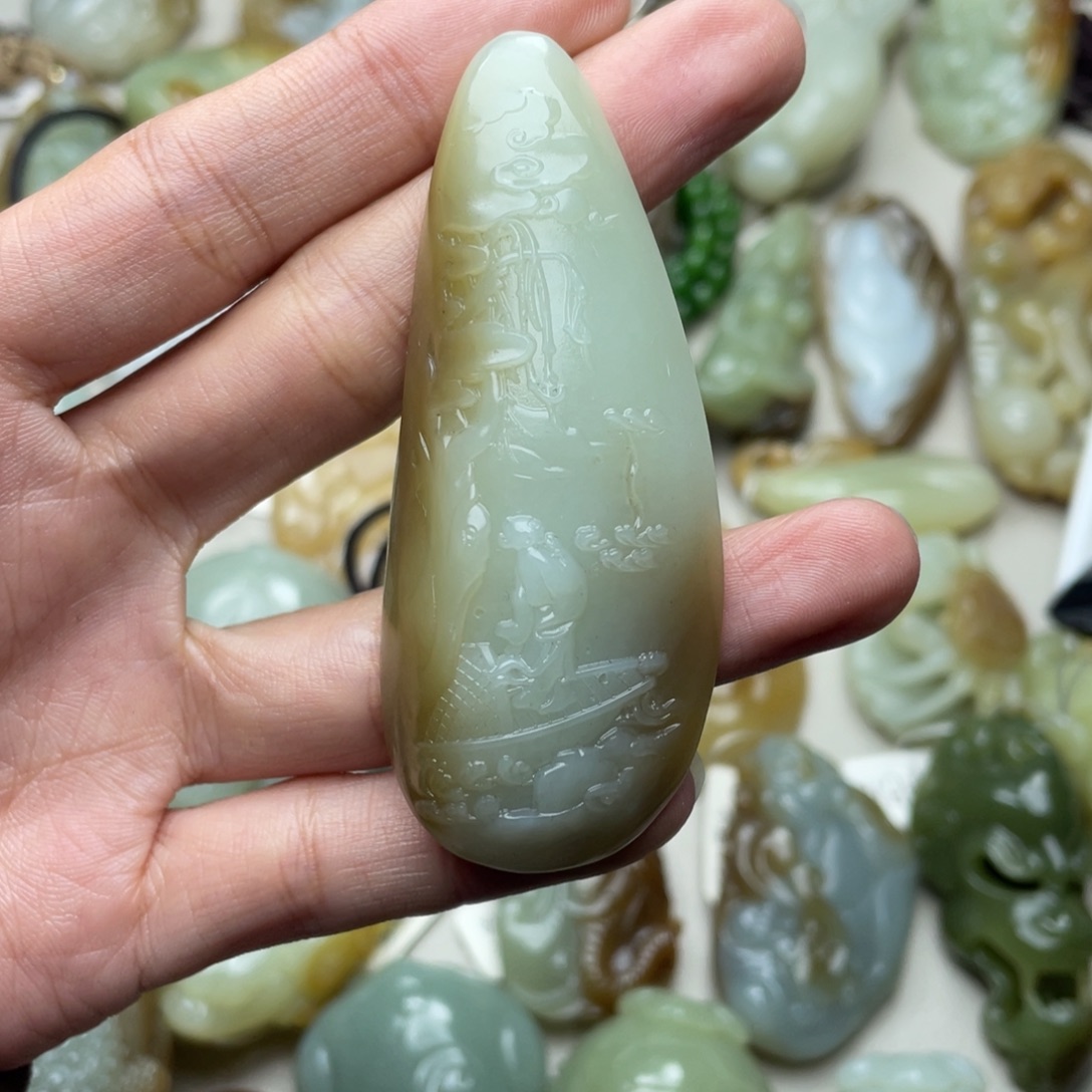 愿****和田玉未镶嵌颈饰