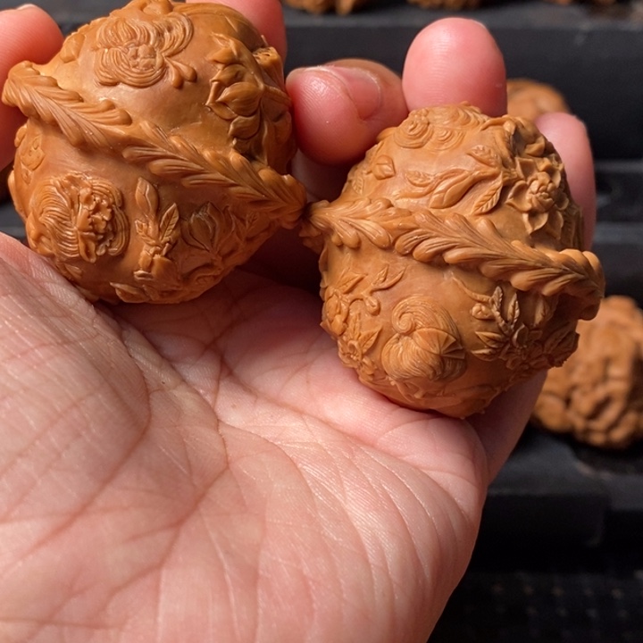 寧***遠文玩核桃把件美女