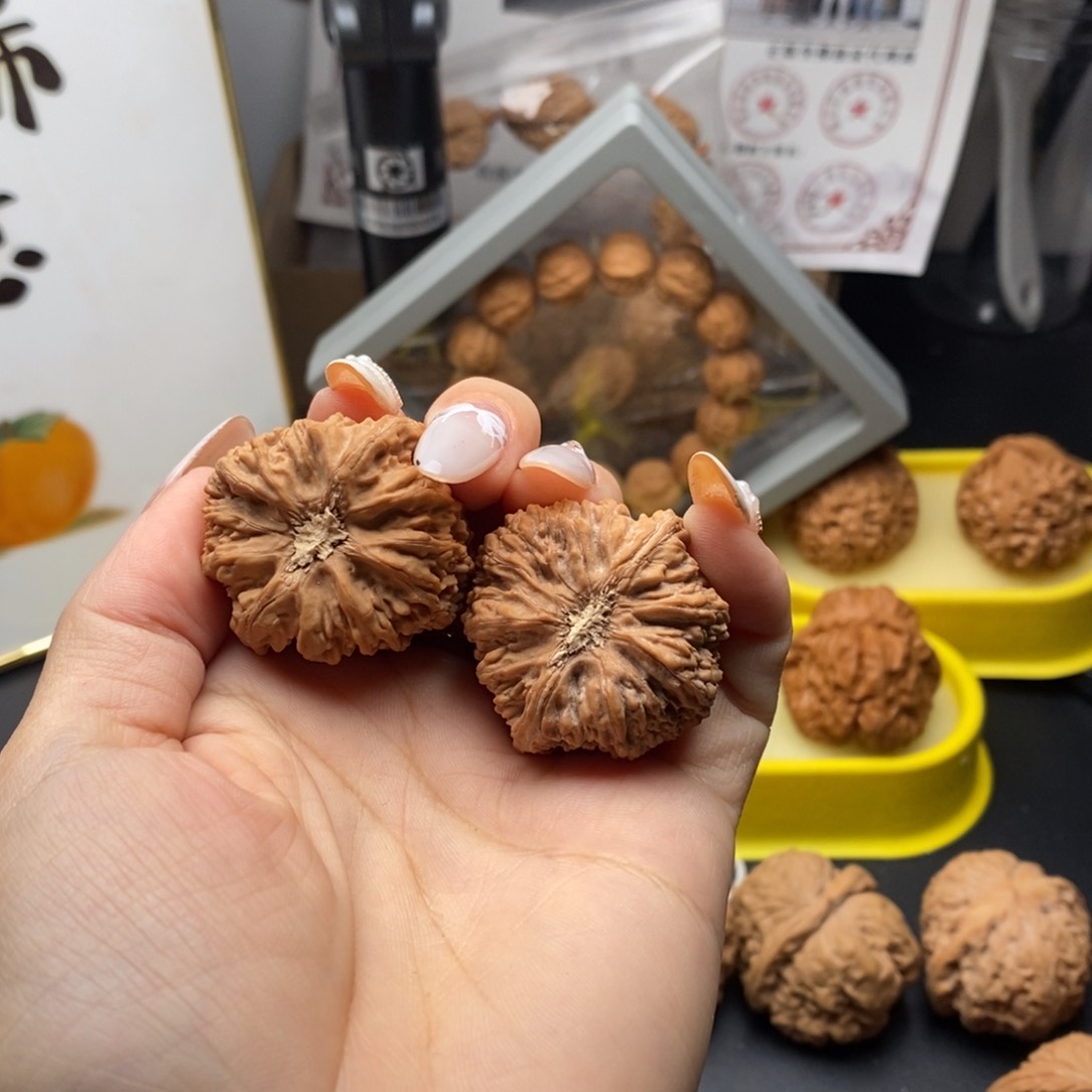 文玩核桃吊坠青*全品塔尖34