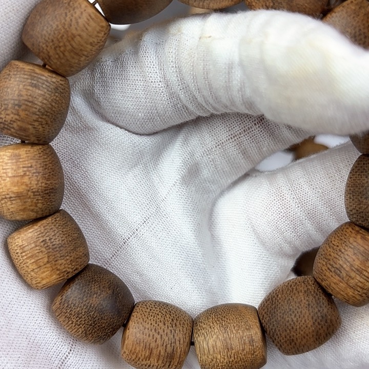 沉香手串芽庄1.4树心油