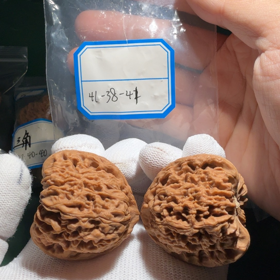 吊坠文玩核桃南疆手剥万子25