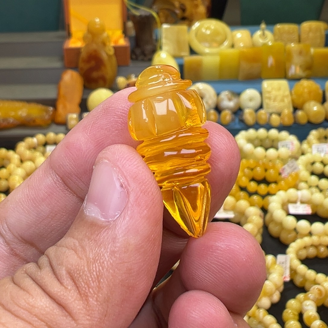 蜜蜡未镶嵌珠宝奇石2.85克