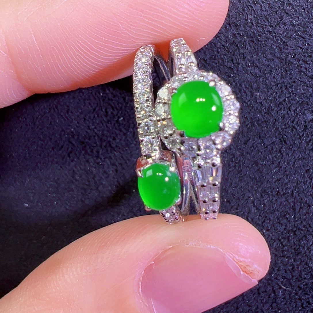 翡翠18K金镶嵌戒指