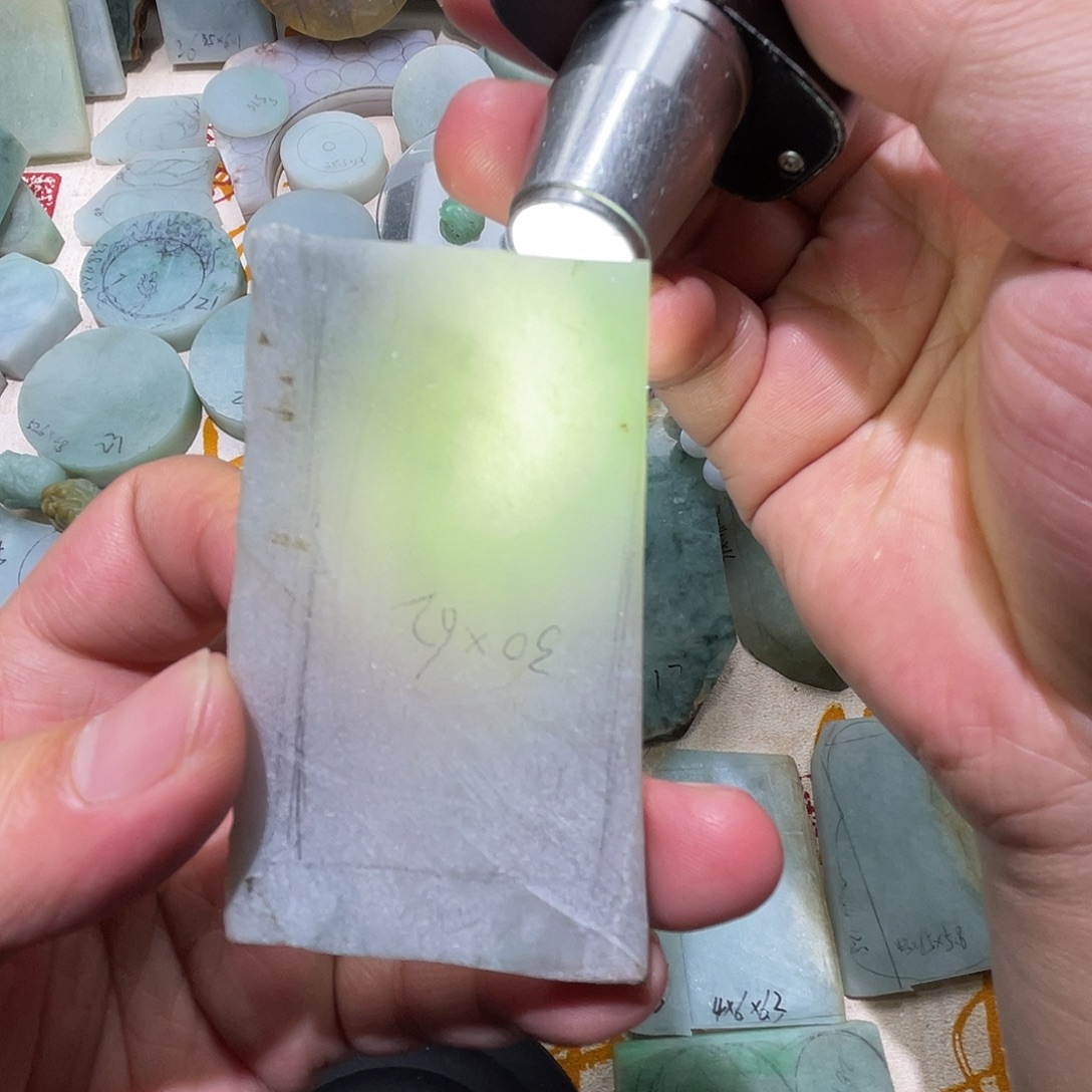 翡翠未镶嵌颈饰天然缅甸A货翡翠毛料