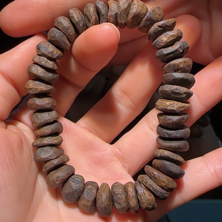 沉香手串原母树沉水树丁手串17克