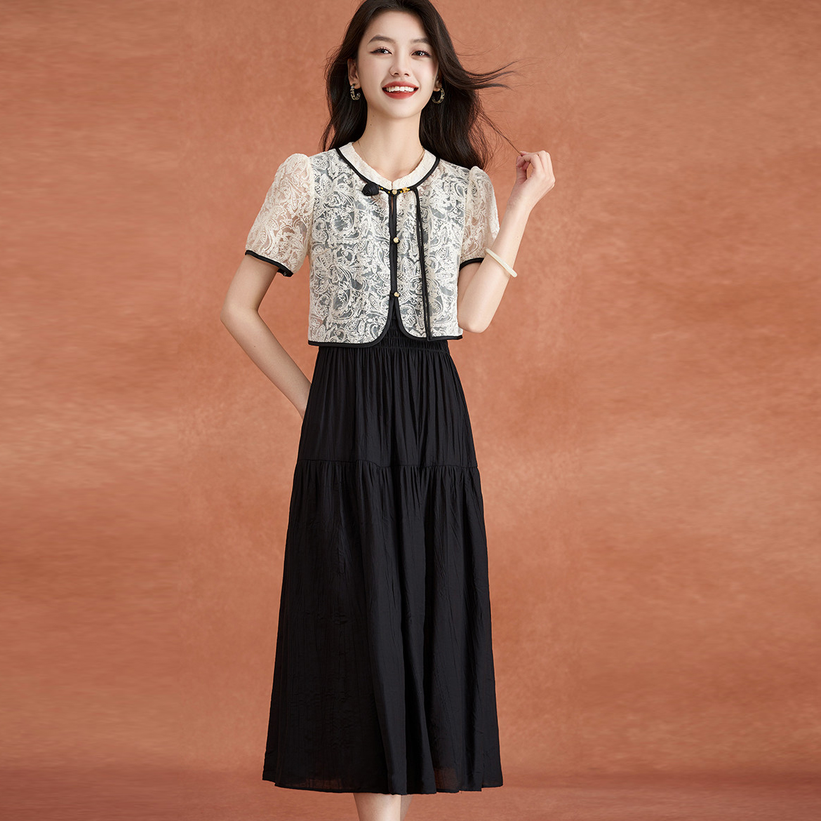 3.28早预告款夏季新款赫本风黑色背心裙蕾丝外套两件套装 WWW3353