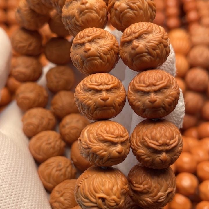 猴头核桃吊坠石***子斗战胜佛