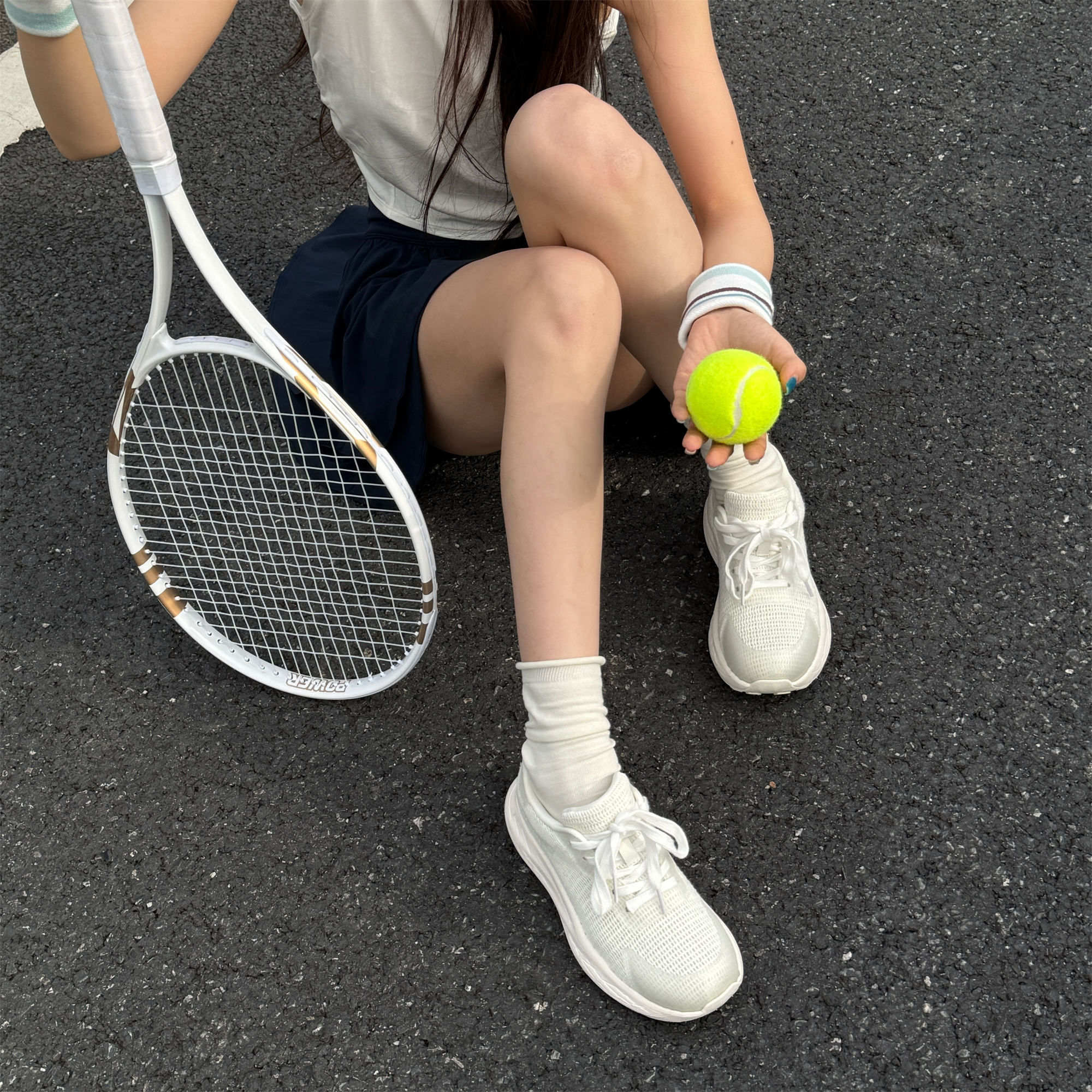 小发喵「曜风铂光疾跑鞋|空气网雅砾畅境轻奢动能」