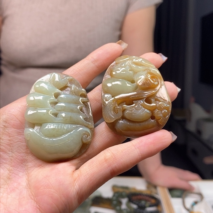 岫岩河磨玉（透闪石质玉）颈饰未镶嵌