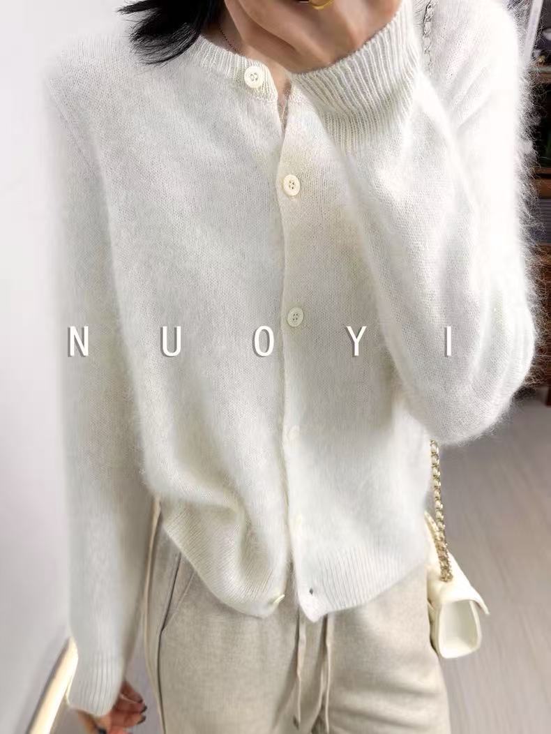 【鑫绒毛衣】纯色开衫长袖百搭女毛针织衫圆领常规款白色Y000-A213