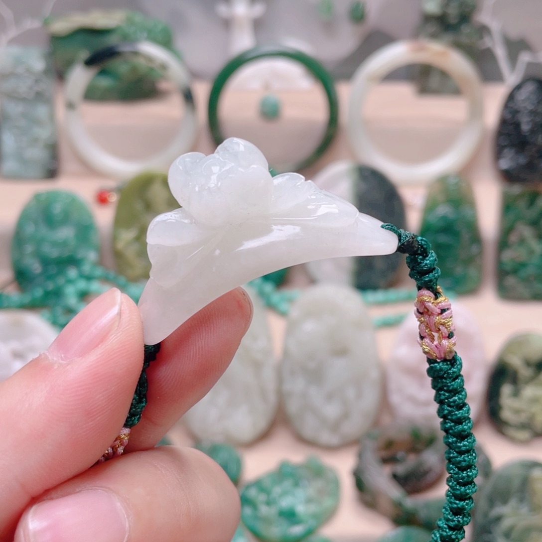 独山玉未镶嵌颈饰