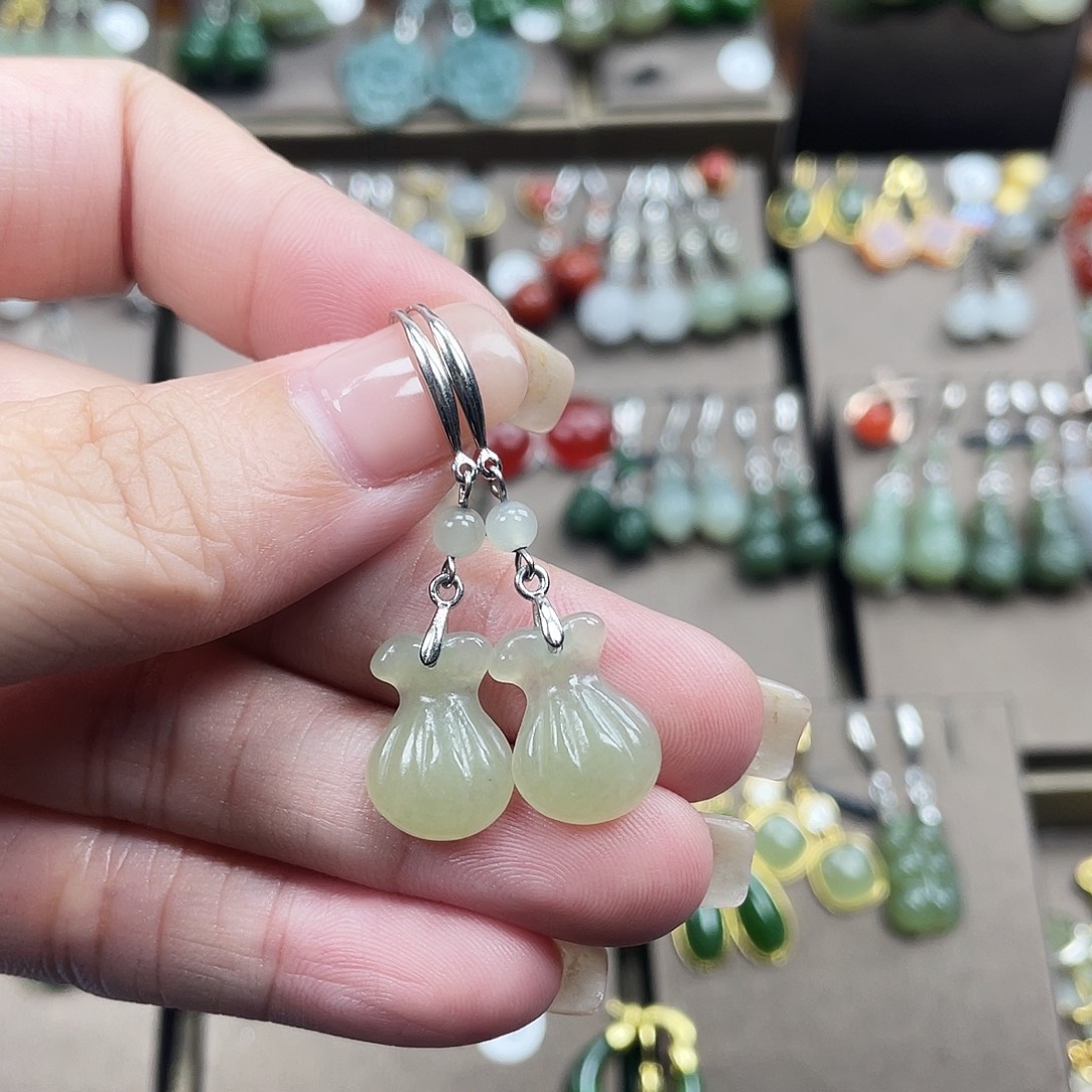 和田玉银S925镶嵌耳饰福袋