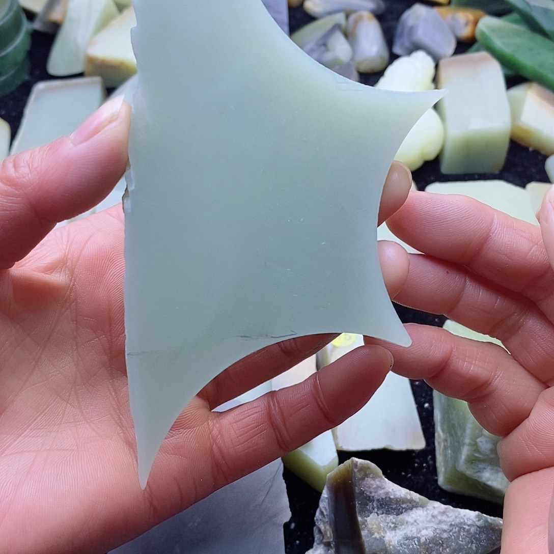 颈饰未镶嵌和田玉小*