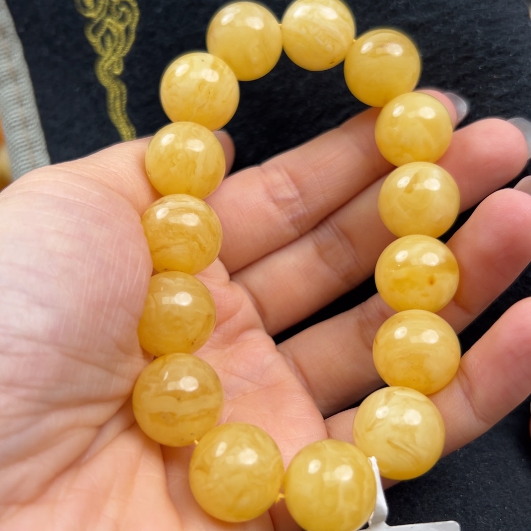 未镶嵌琥珀珠宝奇石