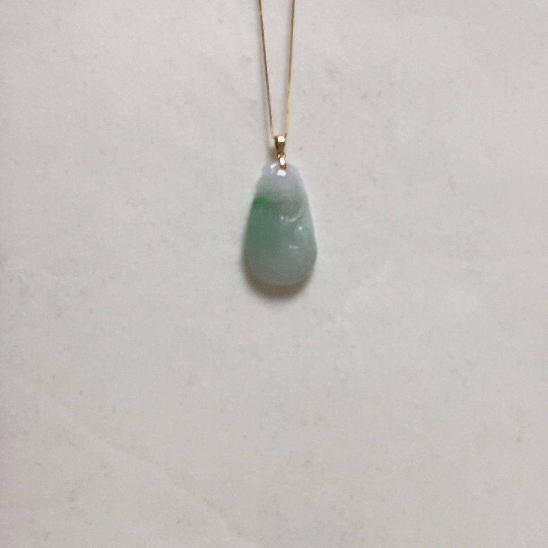 翡翠18K金镶嵌颈饰简单