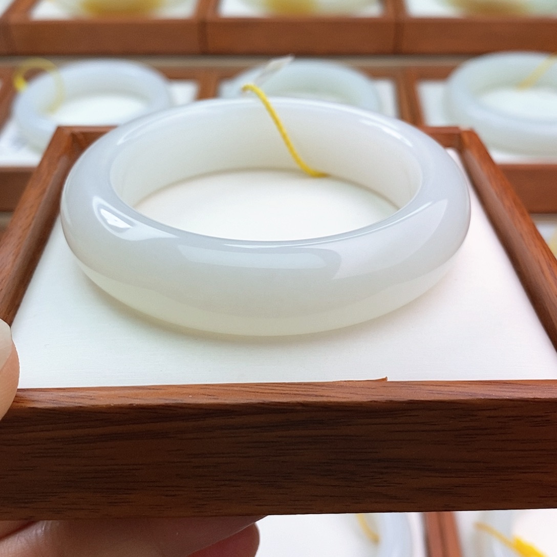 和田玉（白玉）手镯未镶嵌