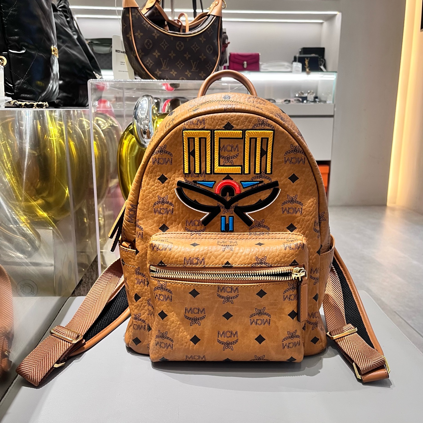 99新 MCM 干邑色小号双肩包蝴蝶刺绣限量款 适合学生党装课本电脑