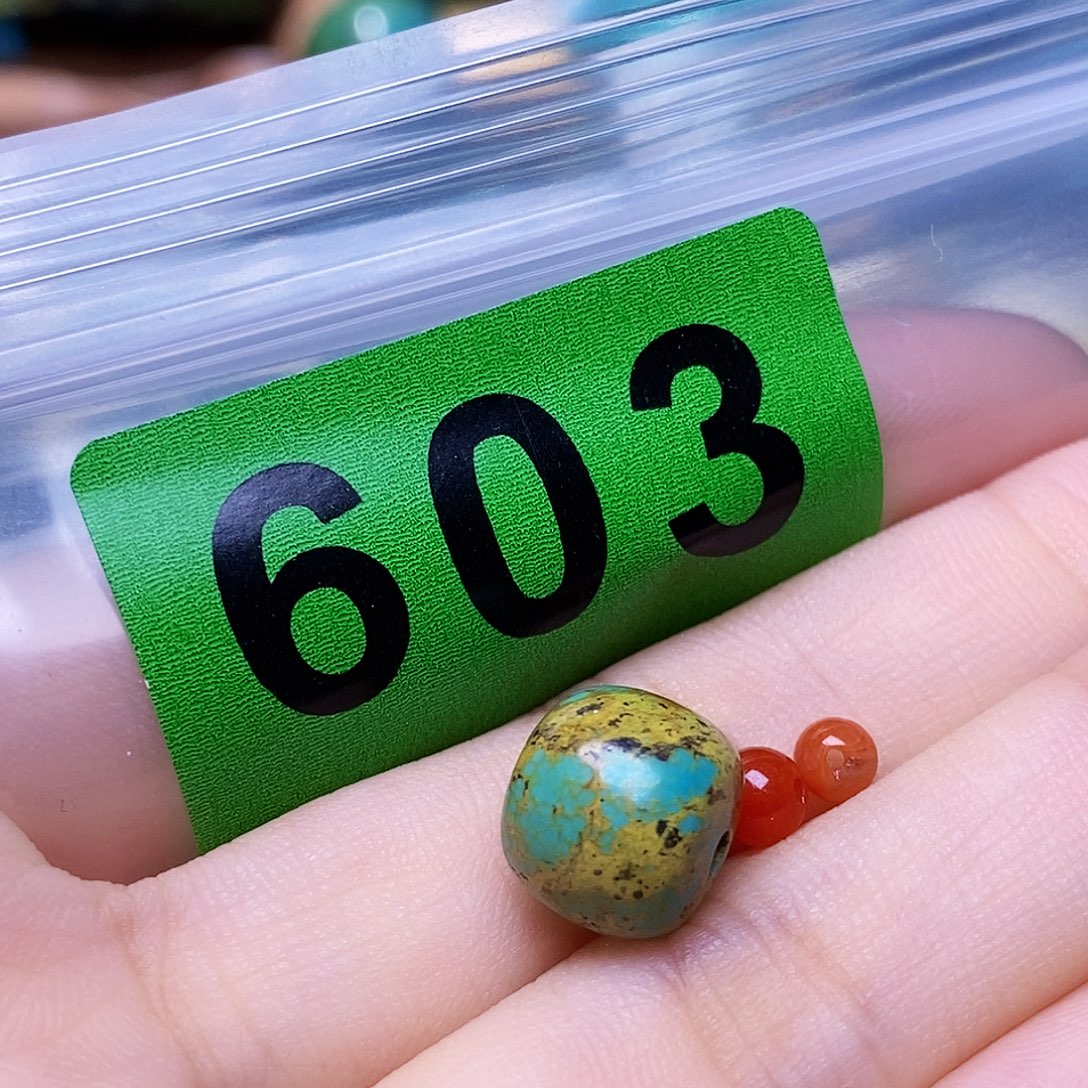 未镶嵌南红玛瑙珠宝奇石