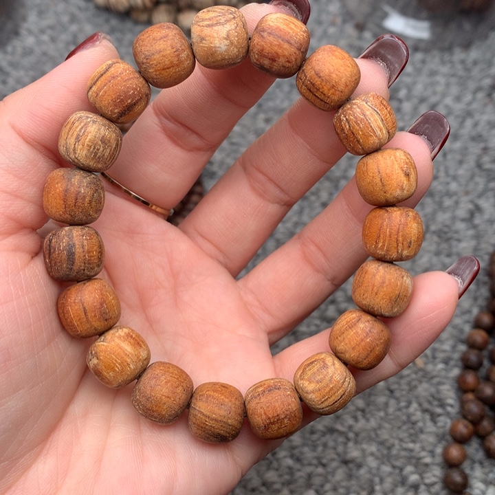 贡木1112老型贡木手串