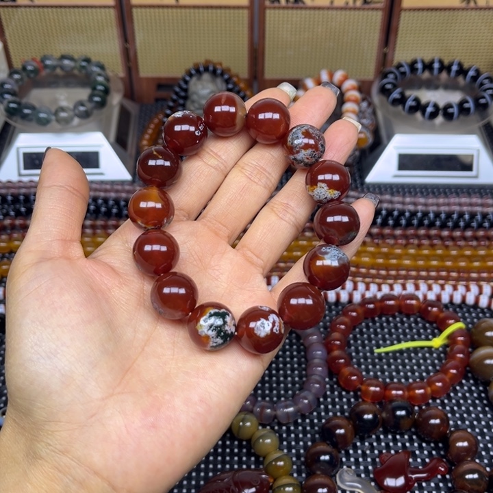 宝***宇玛瑙/玉髓未镶嵌手链