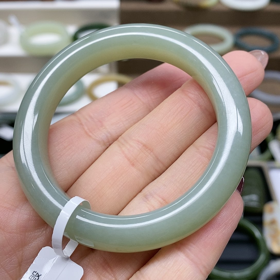 【闪购商品】和田玉手镯未镶嵌