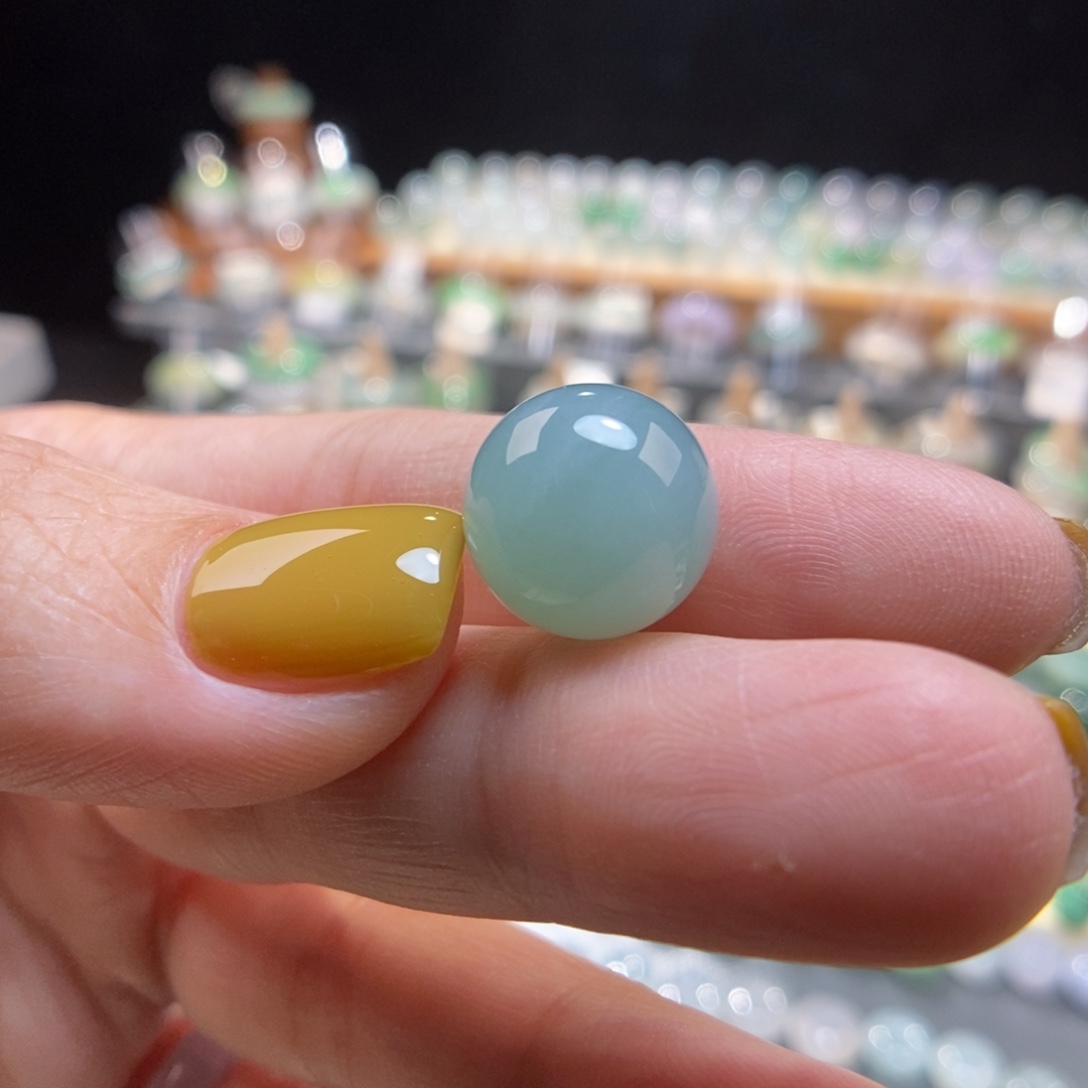 翡翠未镶嵌颈饰13.3晴蓝
