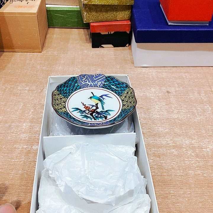 四海瓷器杂项如图所示雨*