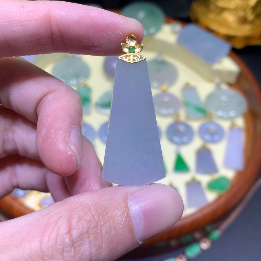 翡翠吊坠(不含链)18K金镶嵌