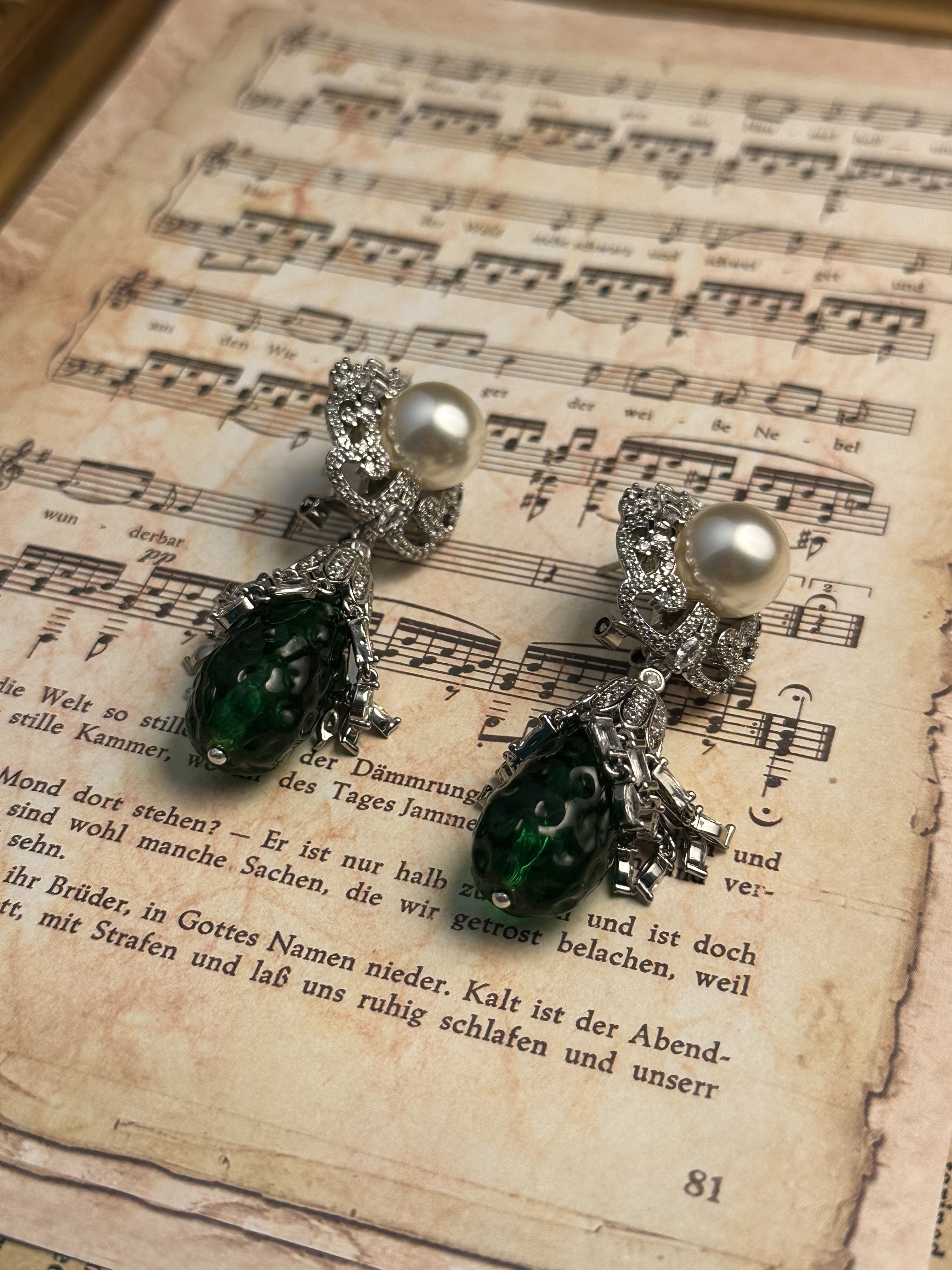 铜合金琉璃耳饰 中古镀金仿珍珠绿色琉璃耳饰 E2905