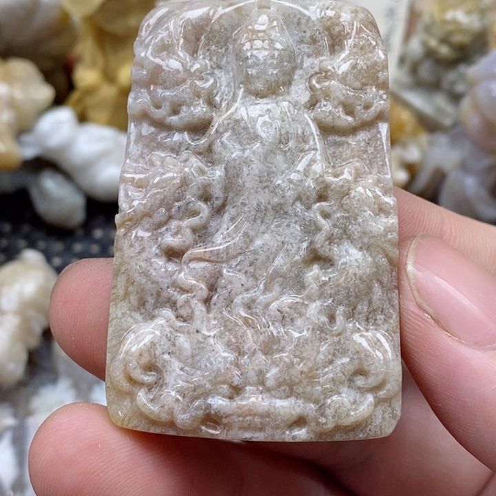 颈饰未镶嵌硅化珊瑚（珊瑚玉）