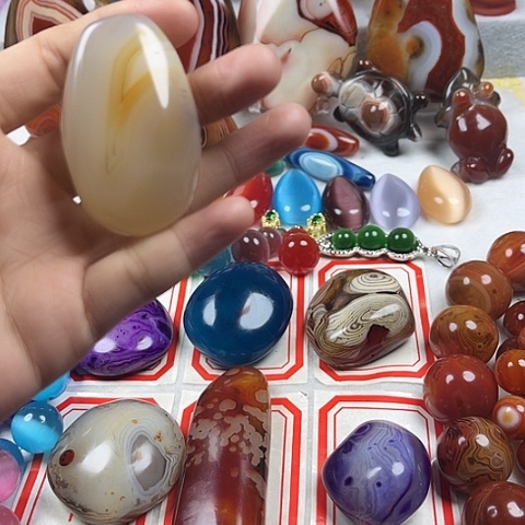 玛瑙/玉髓耳环未镶嵌