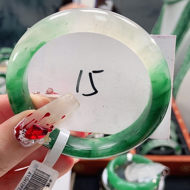 石英质玉手镯未镶嵌天然A货非洲翠手镯