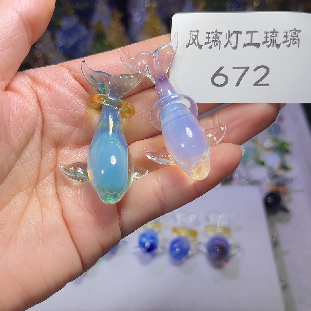 小***瑟玻璃吊坠（不含链）672鲸鱼吊坠两