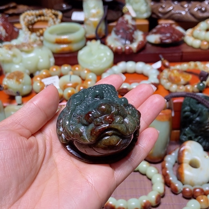 岫岩河磨玉（透闪石质玉）把件未镶嵌