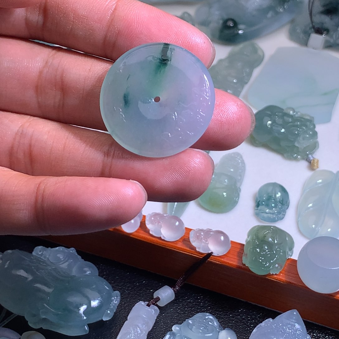 翡翠未镶嵌颈饰扣子