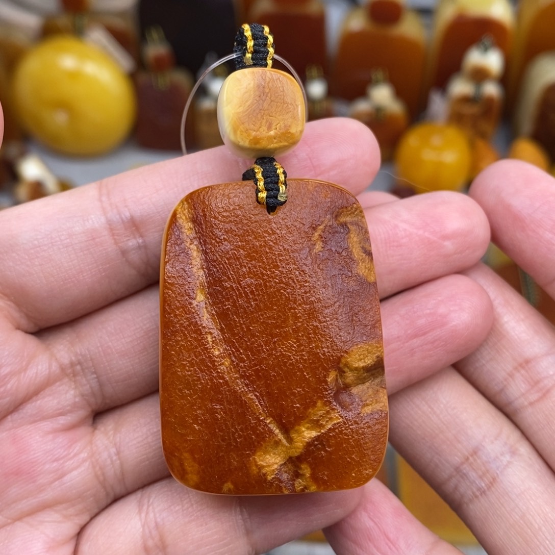 琥珀未镶嵌珠宝奇石