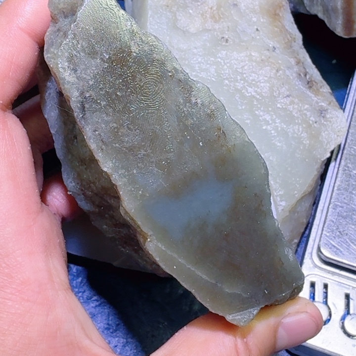 和田玉未镶嵌珠宝半成品