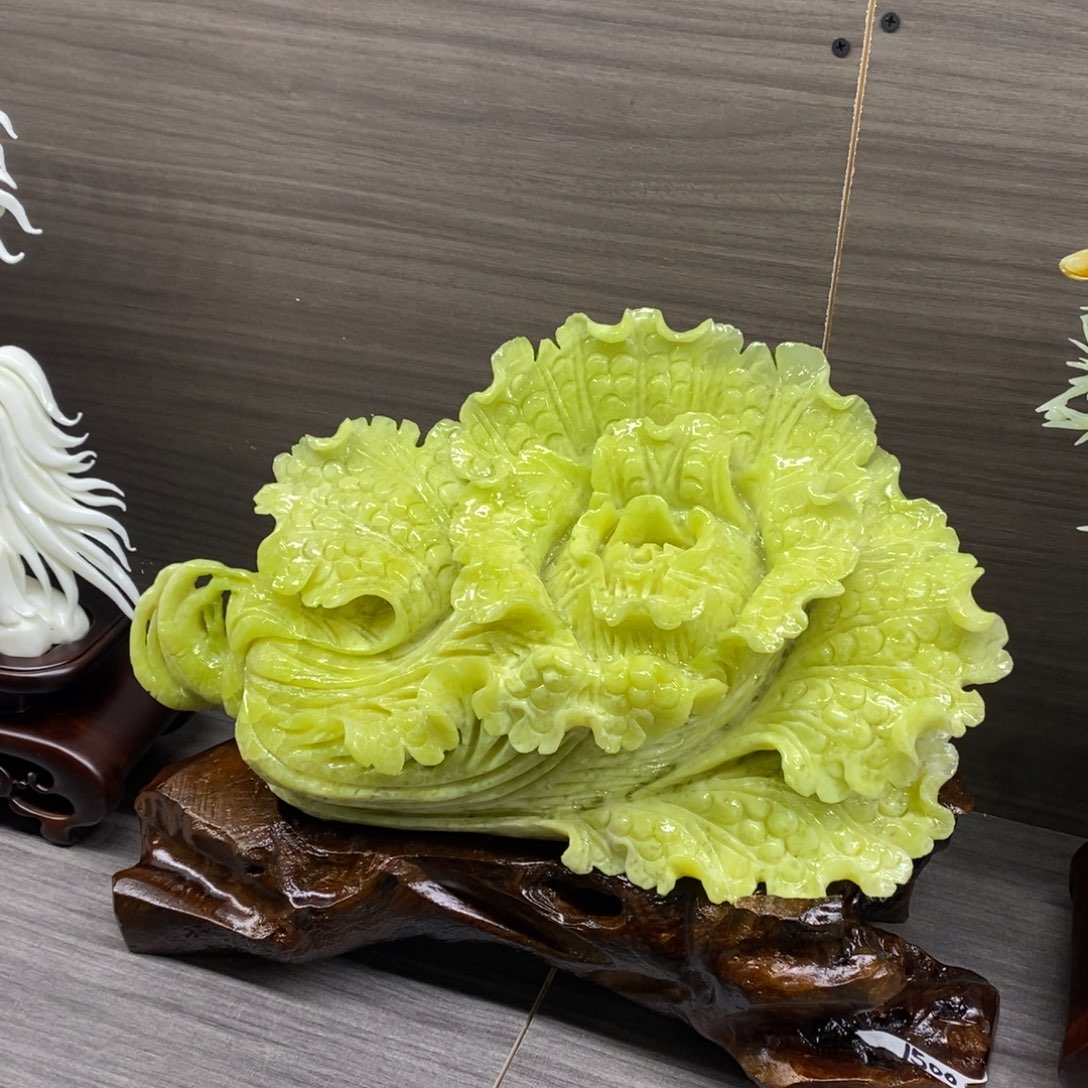 蛇纹石玉未镶嵌珠宝奇石