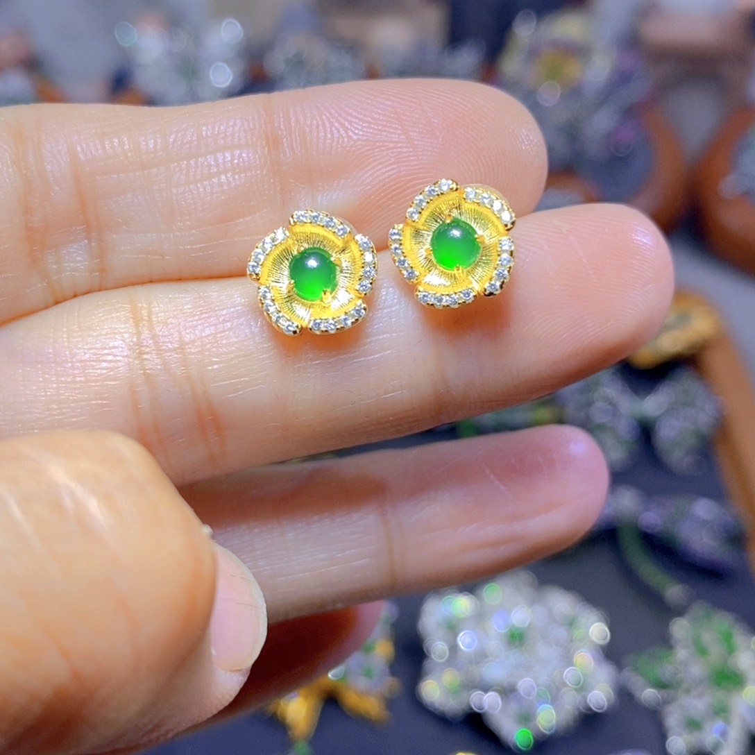 翡翠颈饰银S925镶嵌天然翡翠