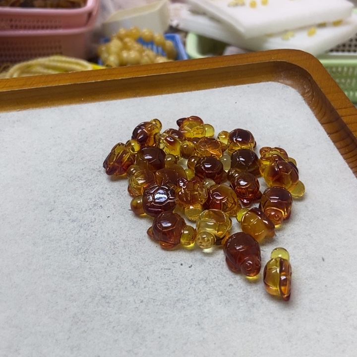 蜜蜡未镶嵌裸石多样性发货其一