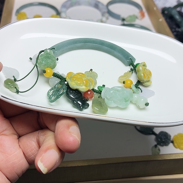 香***泡翡翠未镶嵌手镯可调节手围