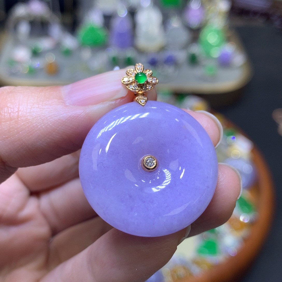 翡翠颈饰18K金镶嵌翡翠吊坠项链