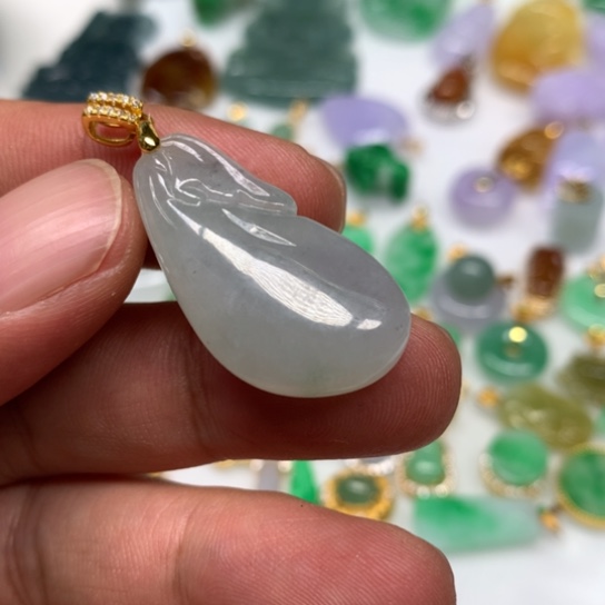 翡翠颈饰18K金镶嵌翡翠